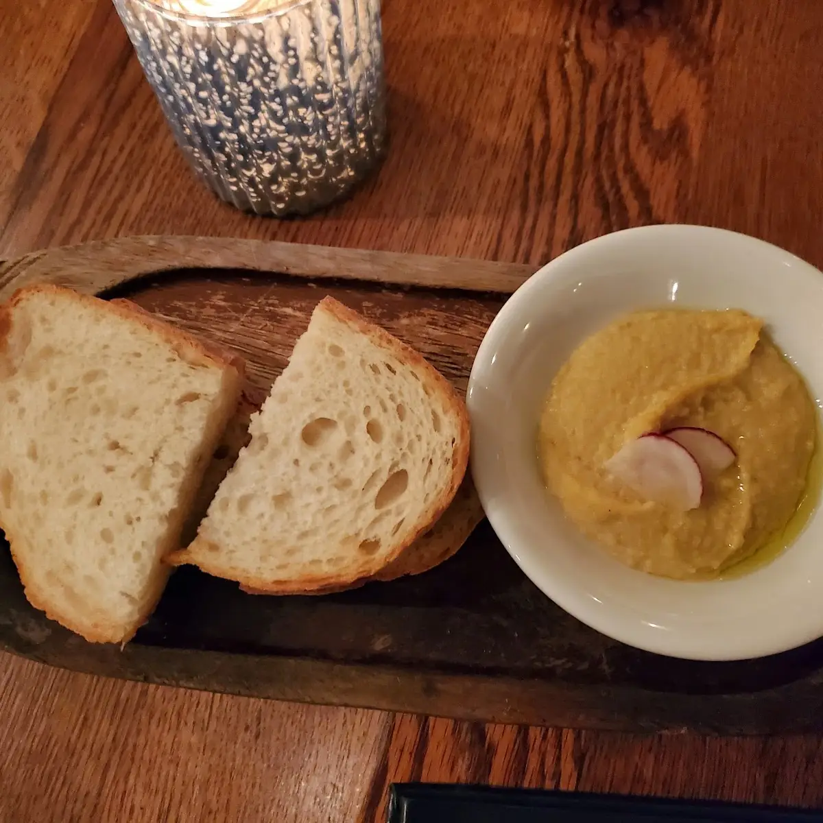 Bread Wiyh Hummus