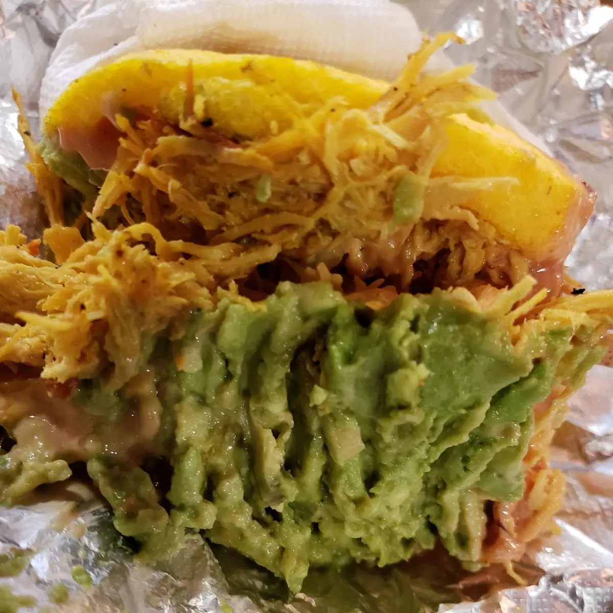 Arepas Rellenas Pollo Desmechado