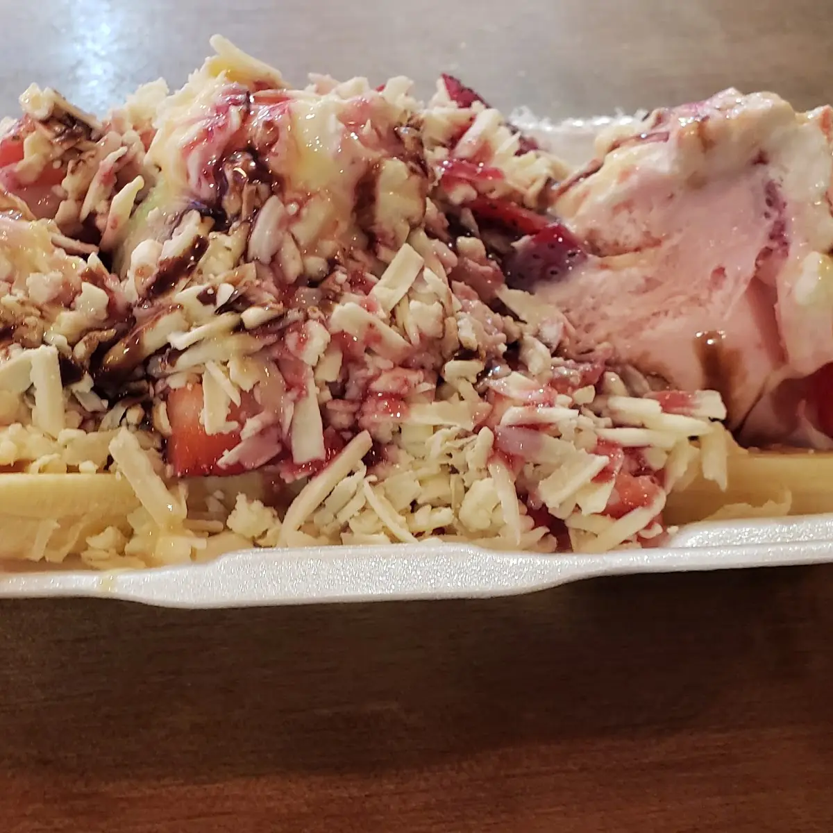 Banana Split with Cheese and Strawberry