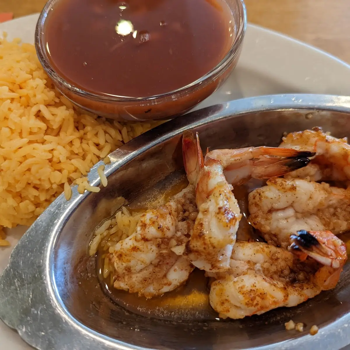 Broil Shrimp with Yellow Rice and Beans