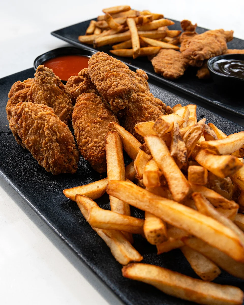5-Piece Chicken Tender & Fries, D-Luxé Cafe & Lounge