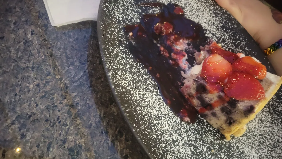 Blueberries, D-Luxé Cafe & Lounge