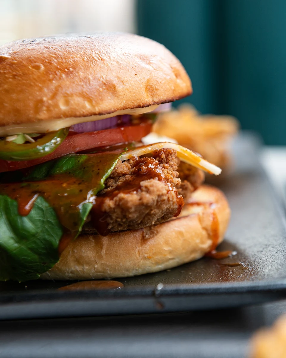 Chipotle Burger, D-Luxé Cafe & Lounge