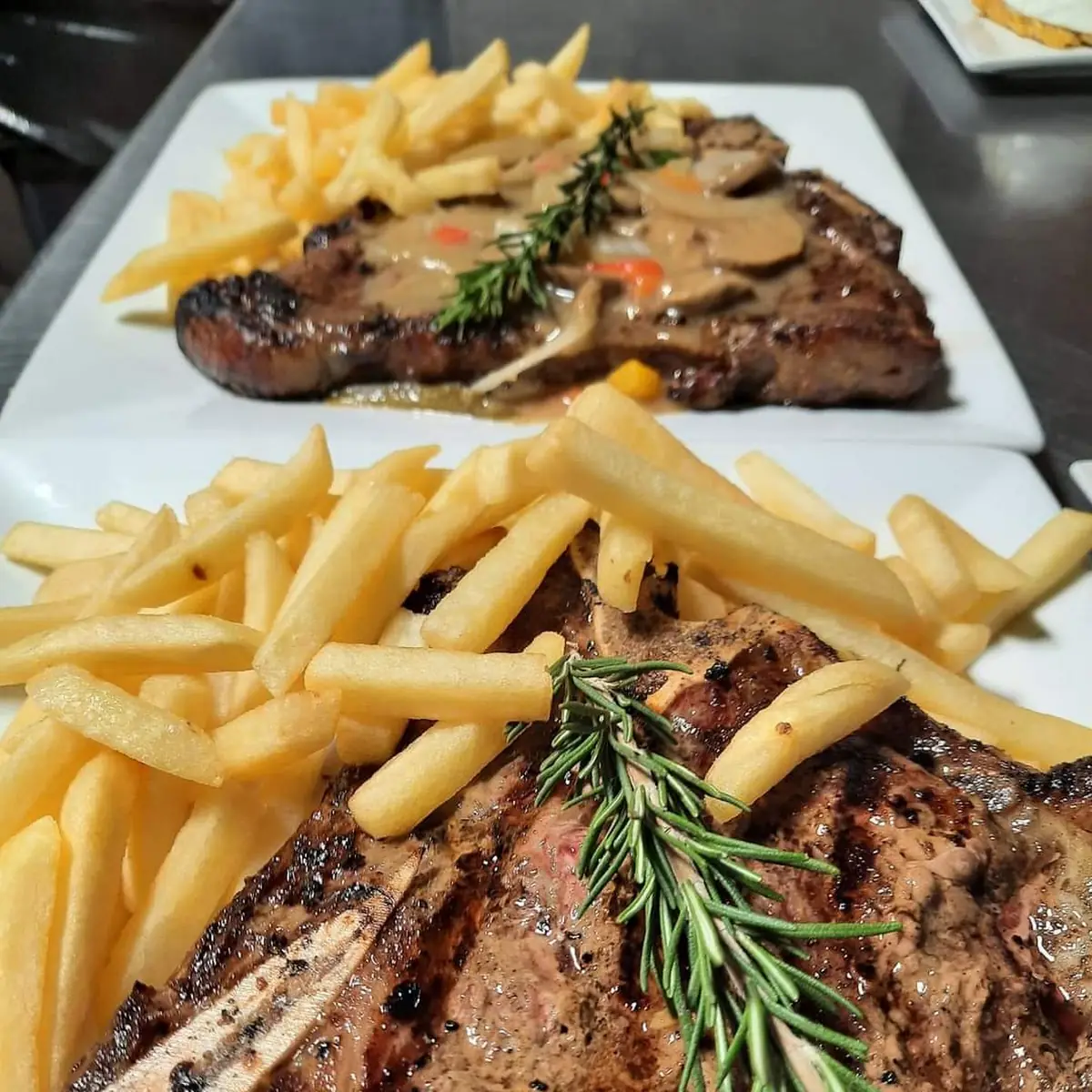 T-bone Con Papas Fritas