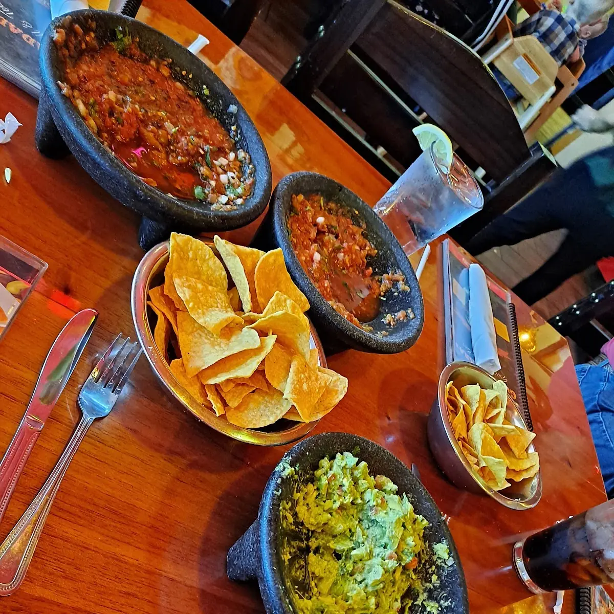 Guacamole Dip Salsa Chips
