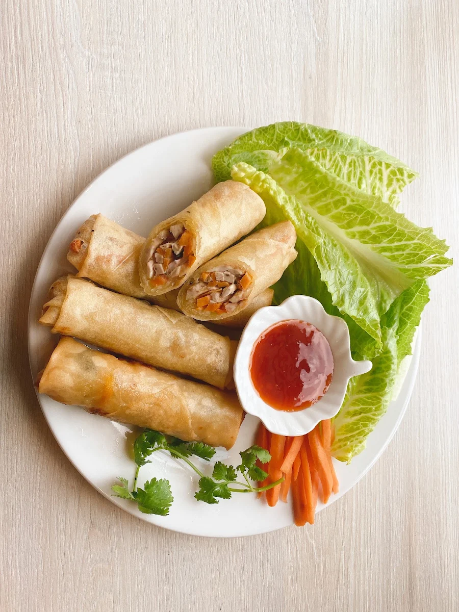 Spring Rolls 4 Rolls - Pork, Homemade Baguette “ Banh Mi Oi “