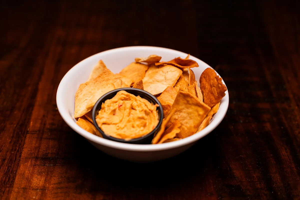 Hummus & Pita Chips