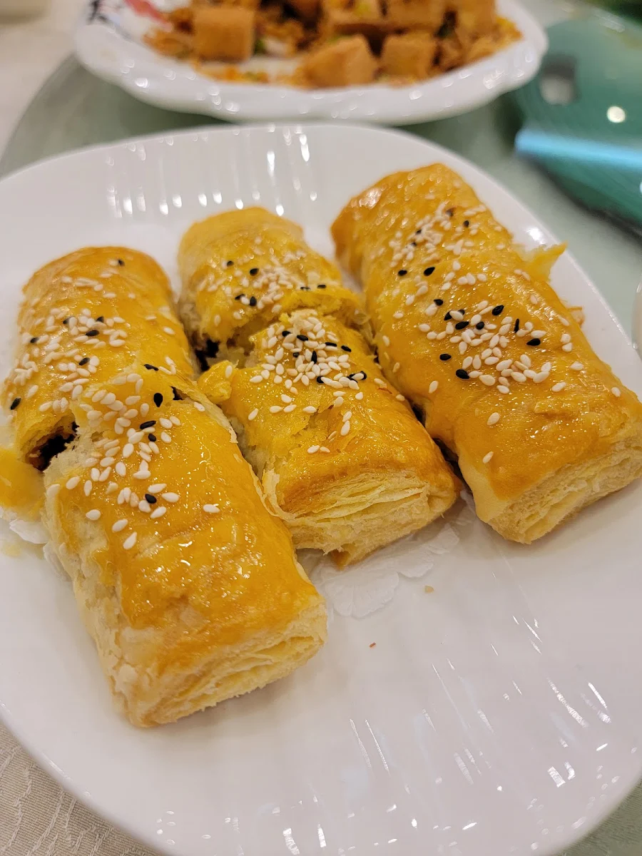 Baked BBQ Pork Puffs with Ginger