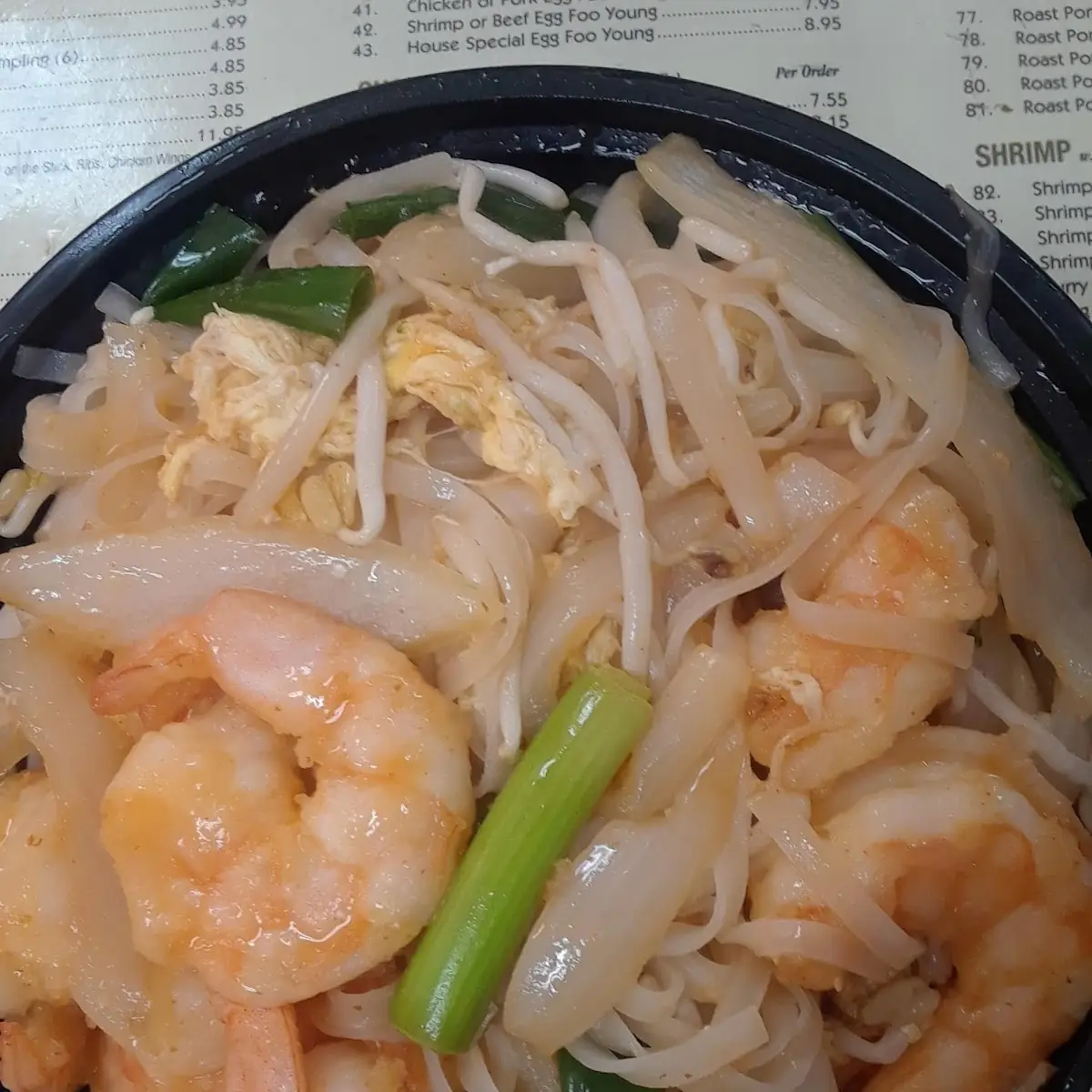 Jumbo Shrimp Chow Mein Fun