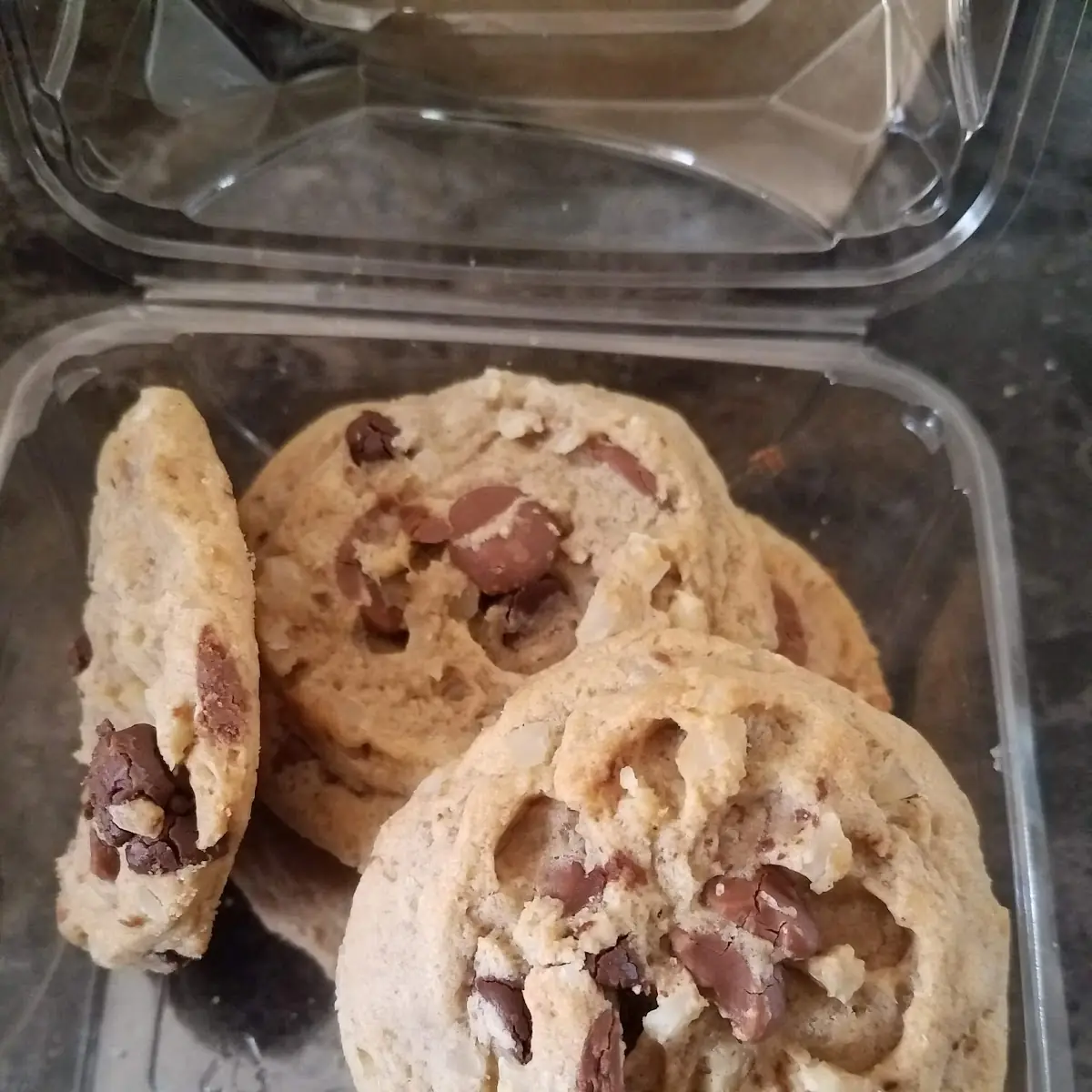 Macadamia Chocolate Chip Cookies