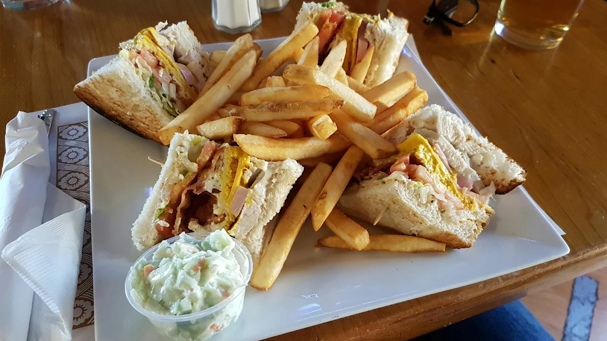 Grilled Cheese N Fries, Mama's Brew Pub