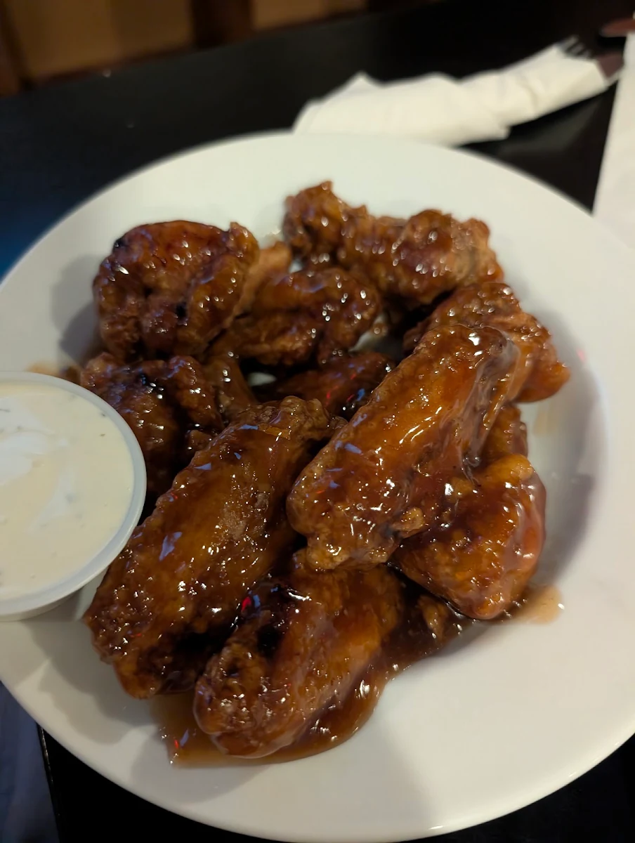 Wings, Mama's Brew Pub