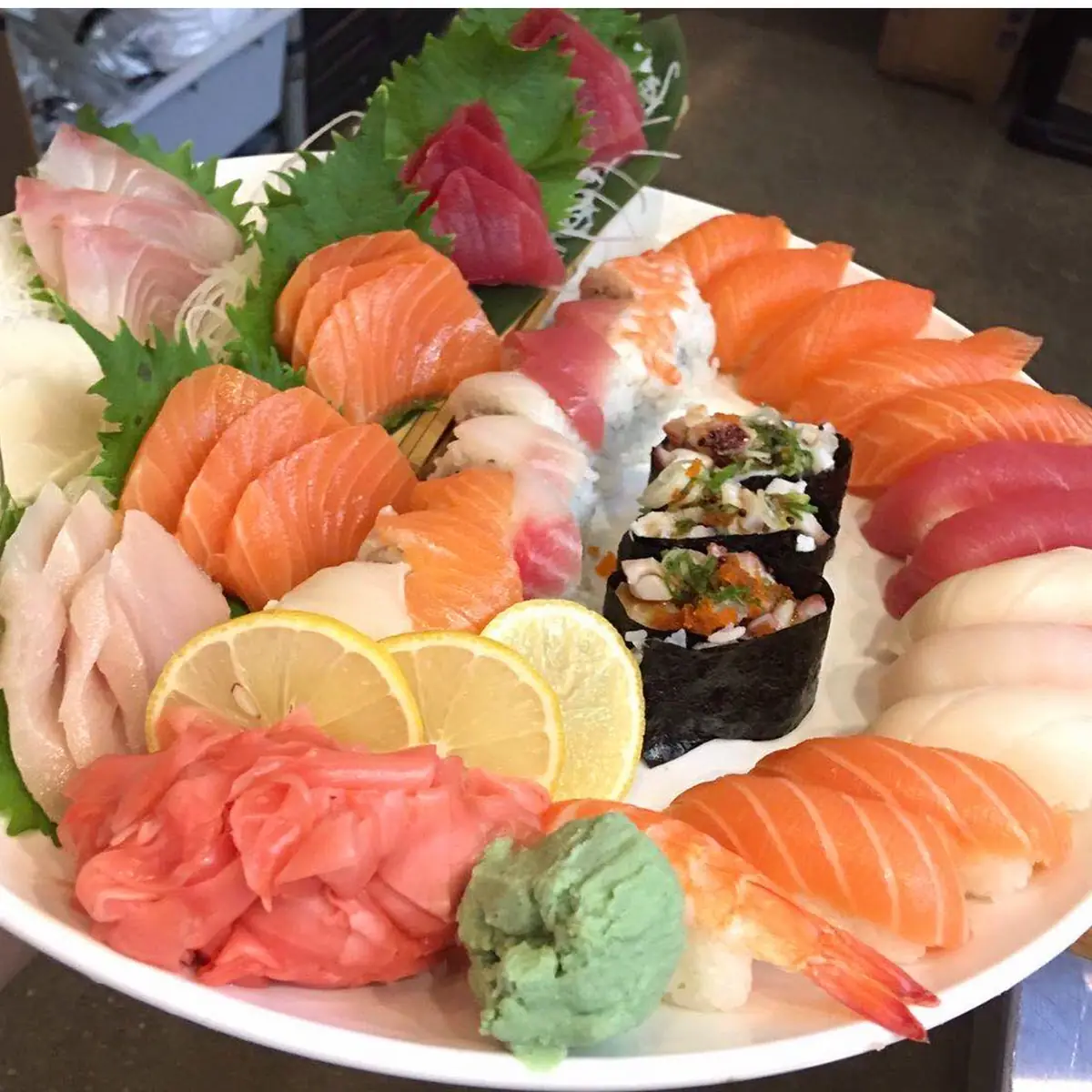 Sushi & Sashimi Combo