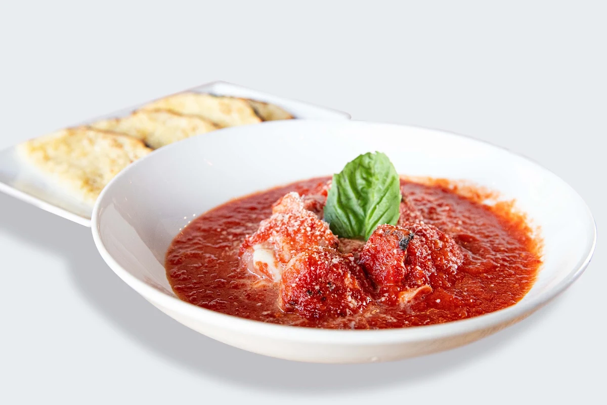 Highlights, Famoso Italian Pizzeria - Seton