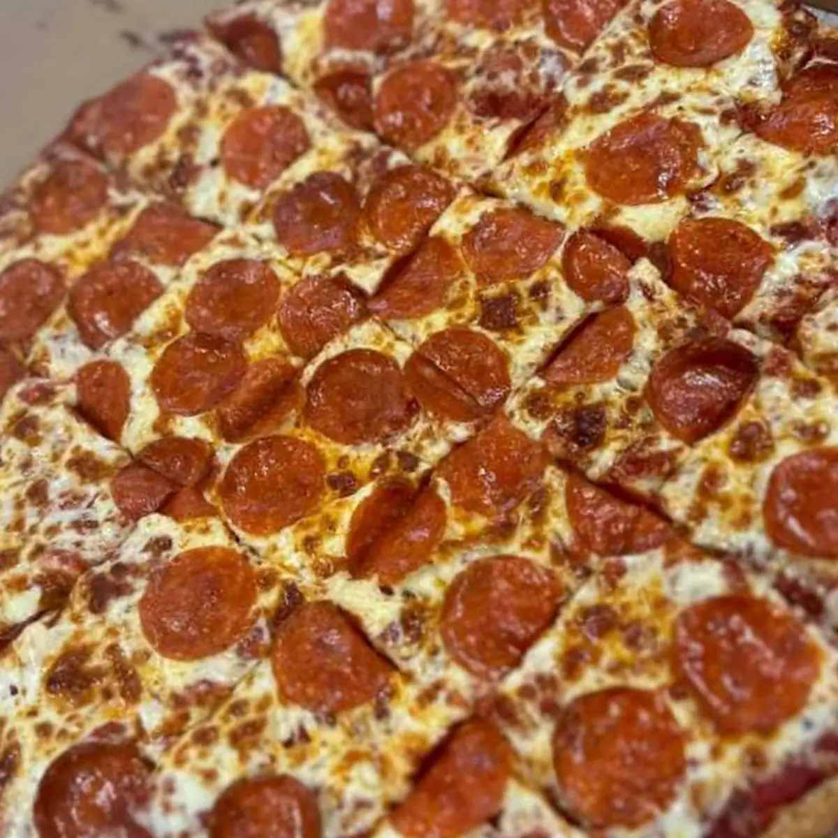 Extra Pepperoni Pizza