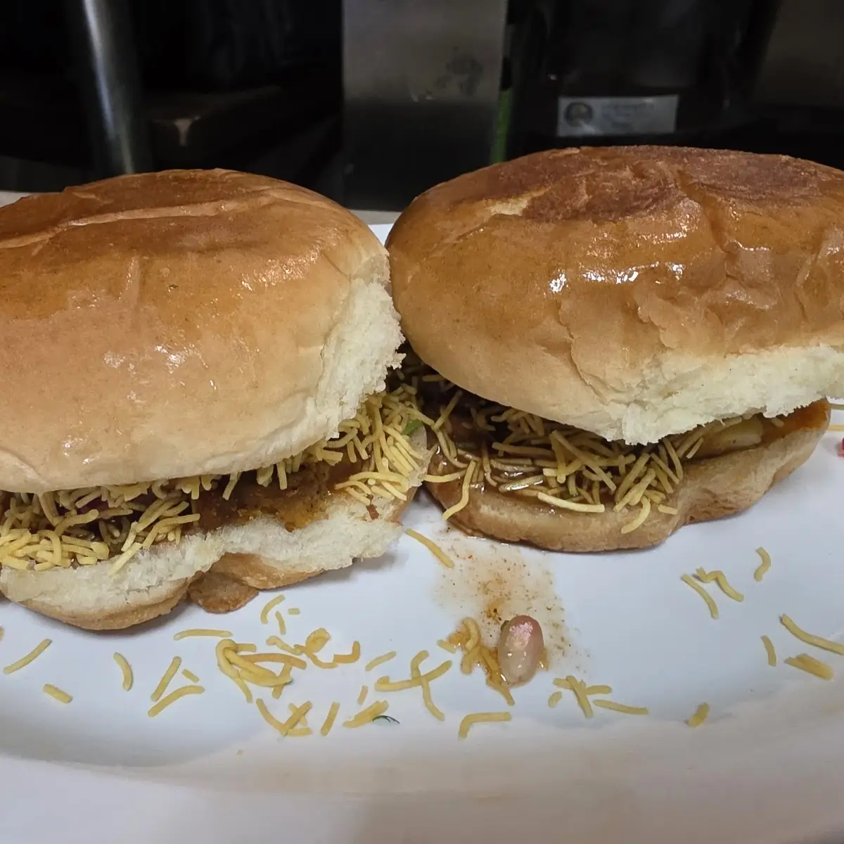 Dabeli Vegan Contains Nuts