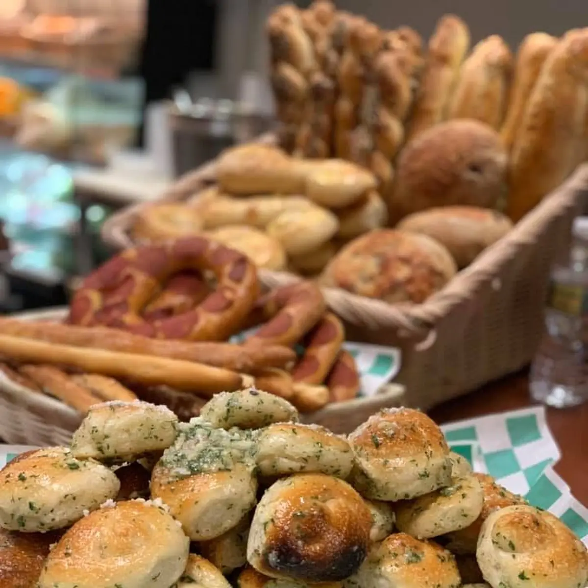 Fresh Garlic Knots