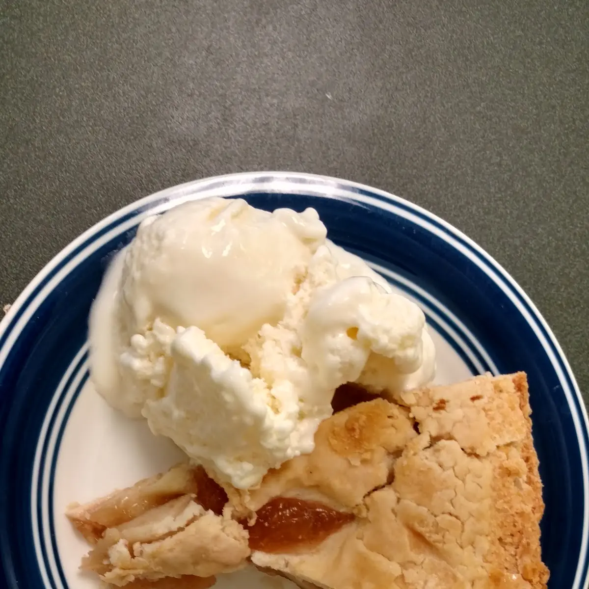Apple Pie with Ice Cream