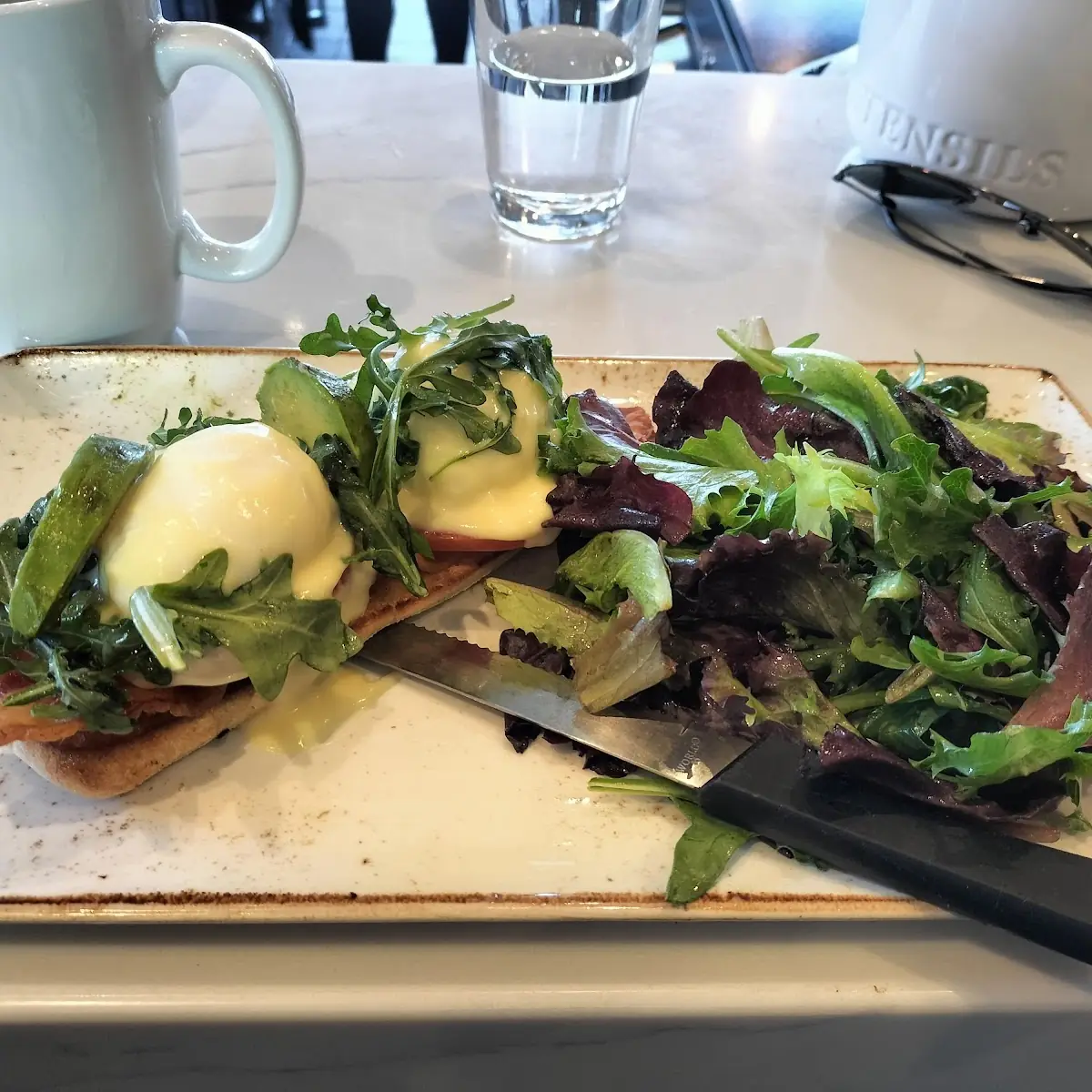 Eggs Benedict blt