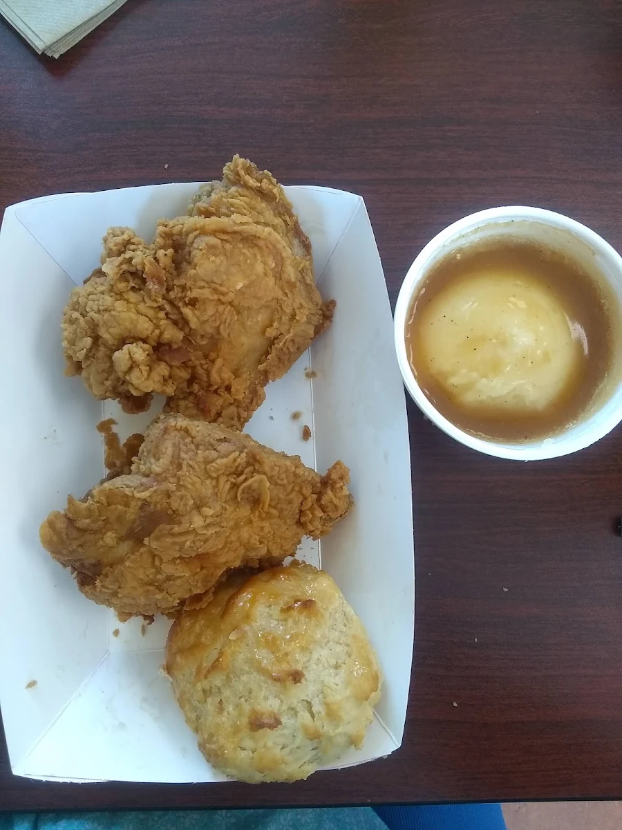 Fried Chicken Mashed & Potatoes with Gravy