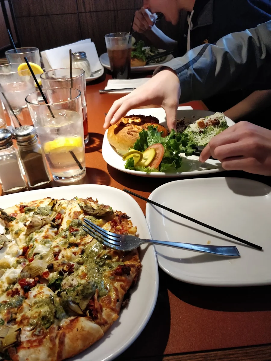 Mediterranean Pizza