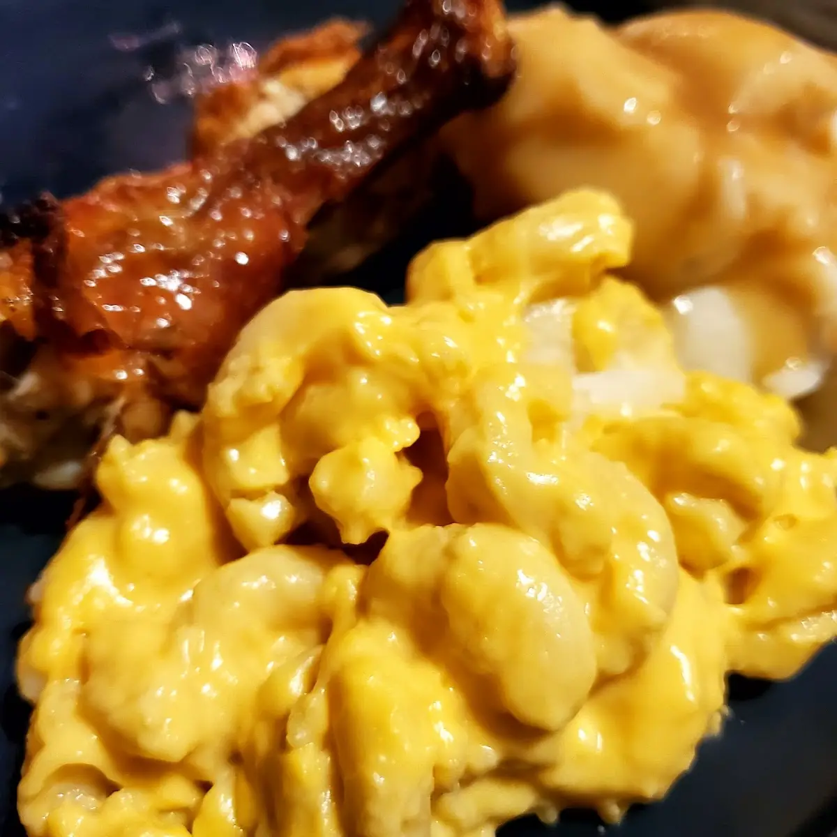 Chicken Legs Mac & Cheese and Mashed Potatoes
