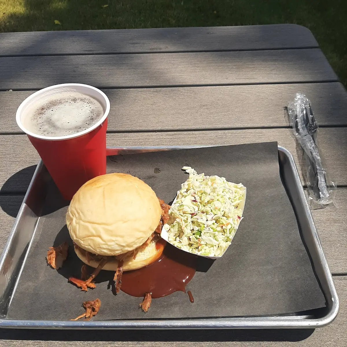 Pulled Pork Sandwich w Slaw