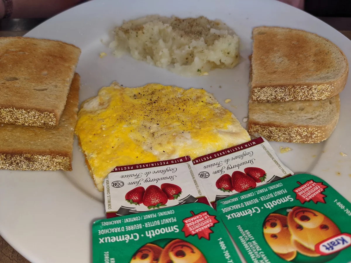 Three Cheese Omelette with Fried Mashed Potatos