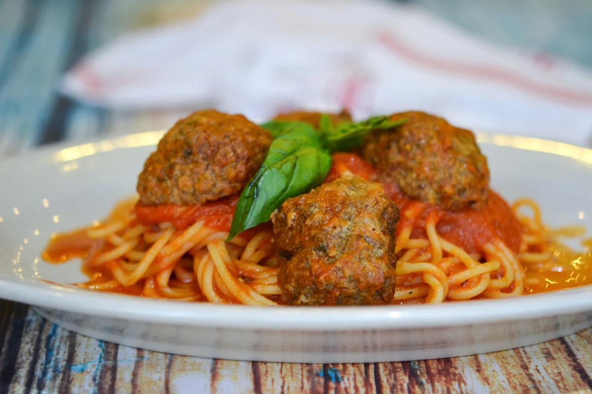 Spaghetti & Meatballs
