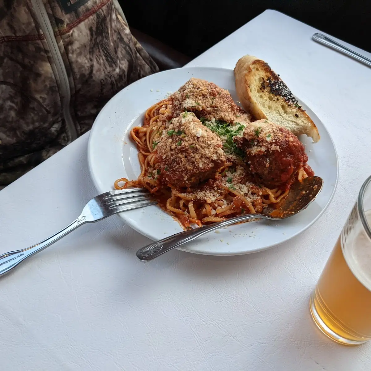 Spaghetti & Garlic Bread