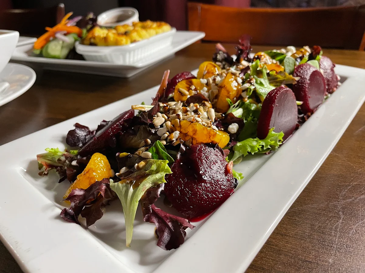 Beet & Goat Cheese Salad, The King George Pub