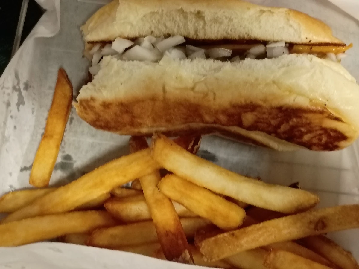 Cheeseburger & Fries, The King George Pub