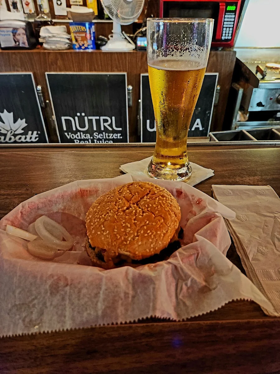Classic Cheeseburger