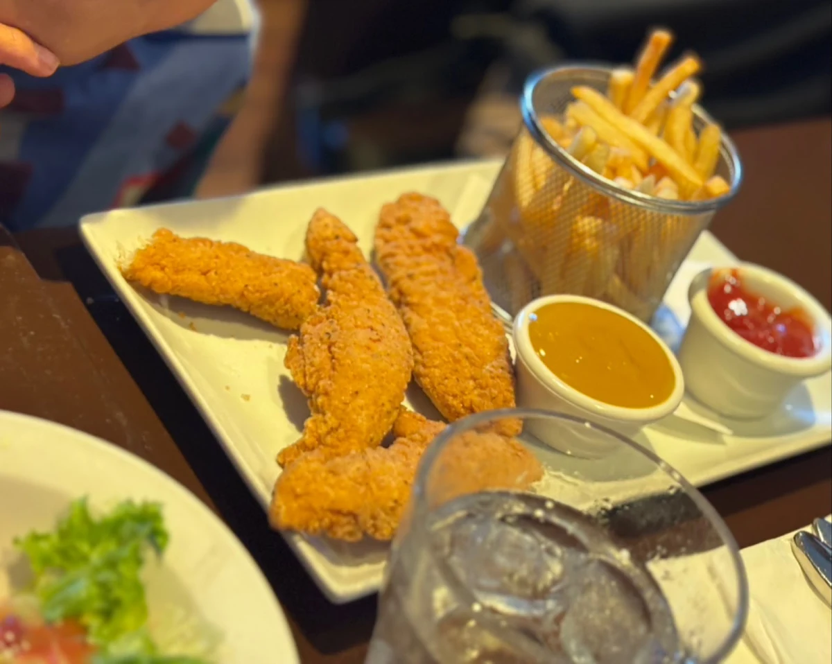 Chicken Tenders, Gino's Restaurant