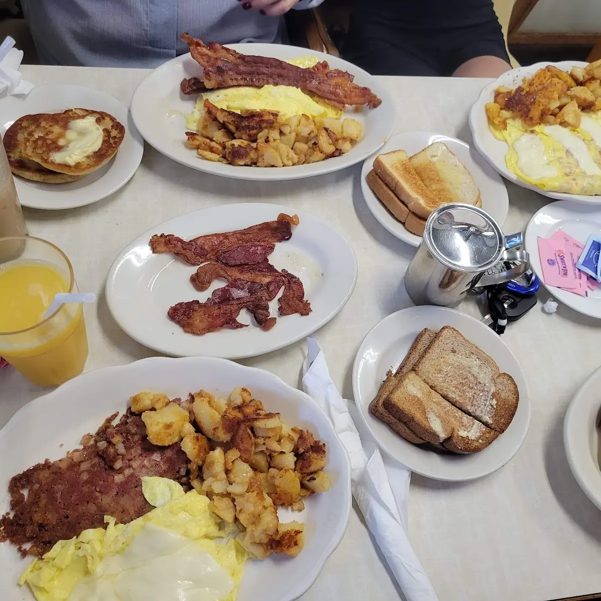 2 Piece Eggs with Corned Beef Hash