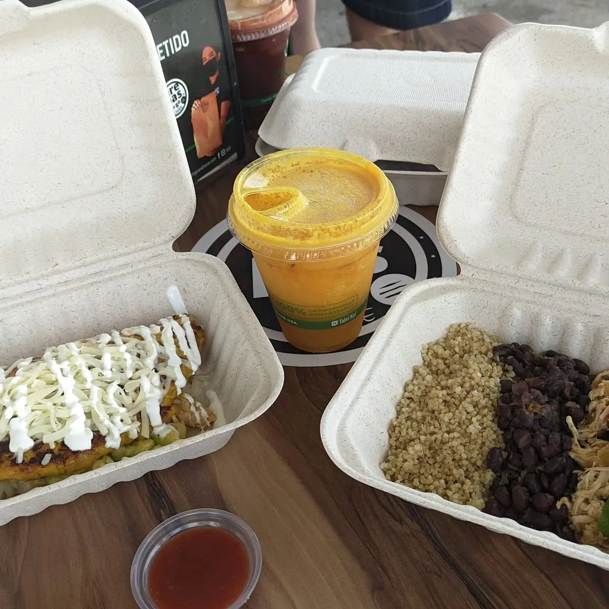 Chicken D'Light Cachapa Y Chicken Lunch Box