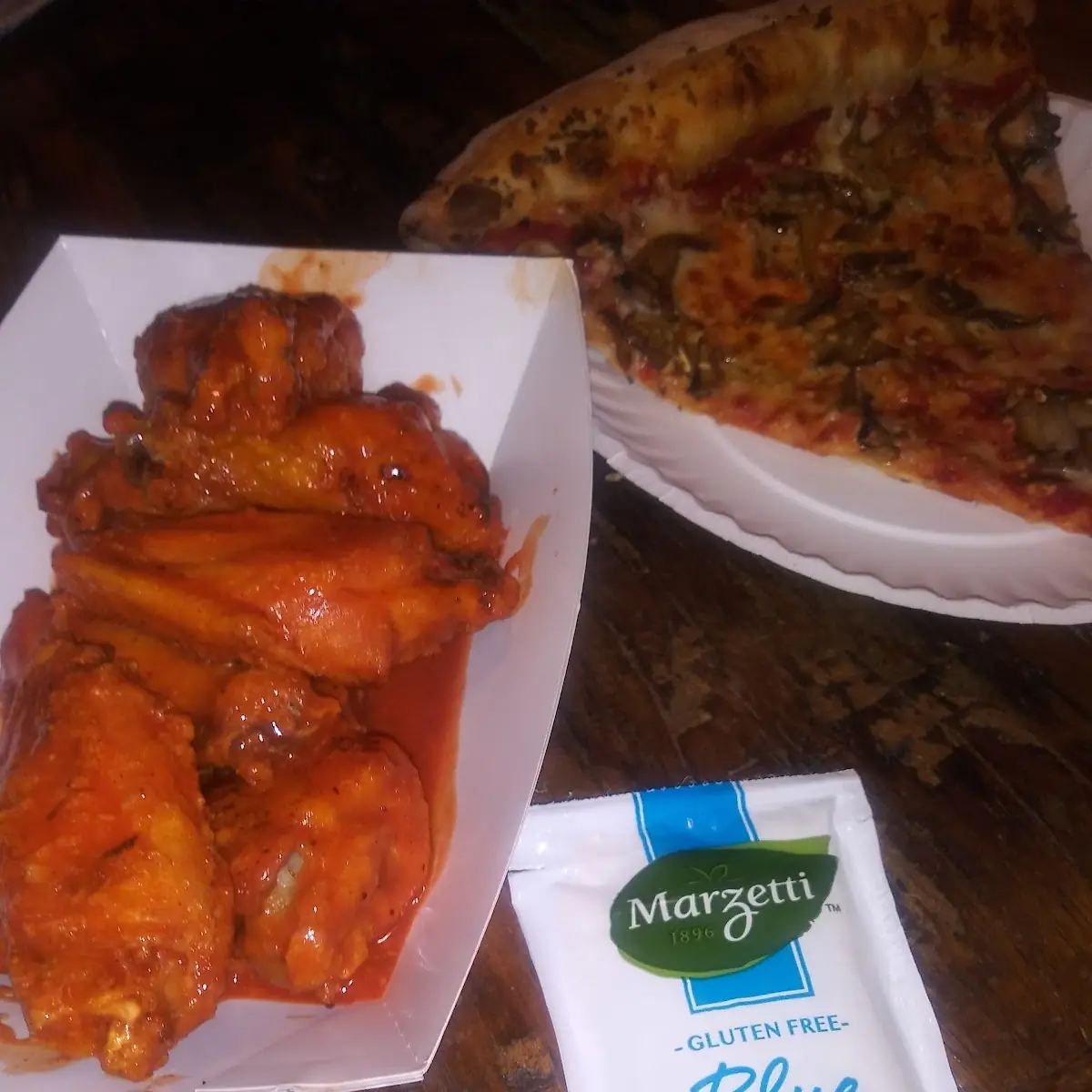 Pizza an Wings Combo