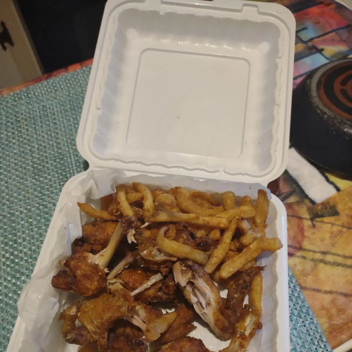 Chicken Wings with Fries
