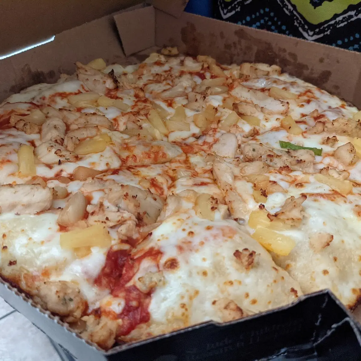 Pan Pizza Pineapple and Chicken