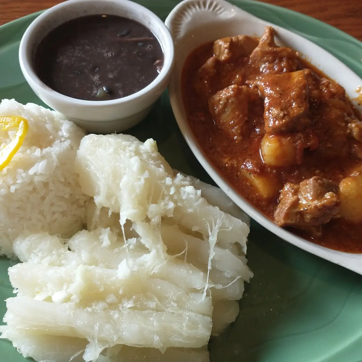 Cassava with Garlic Sauce