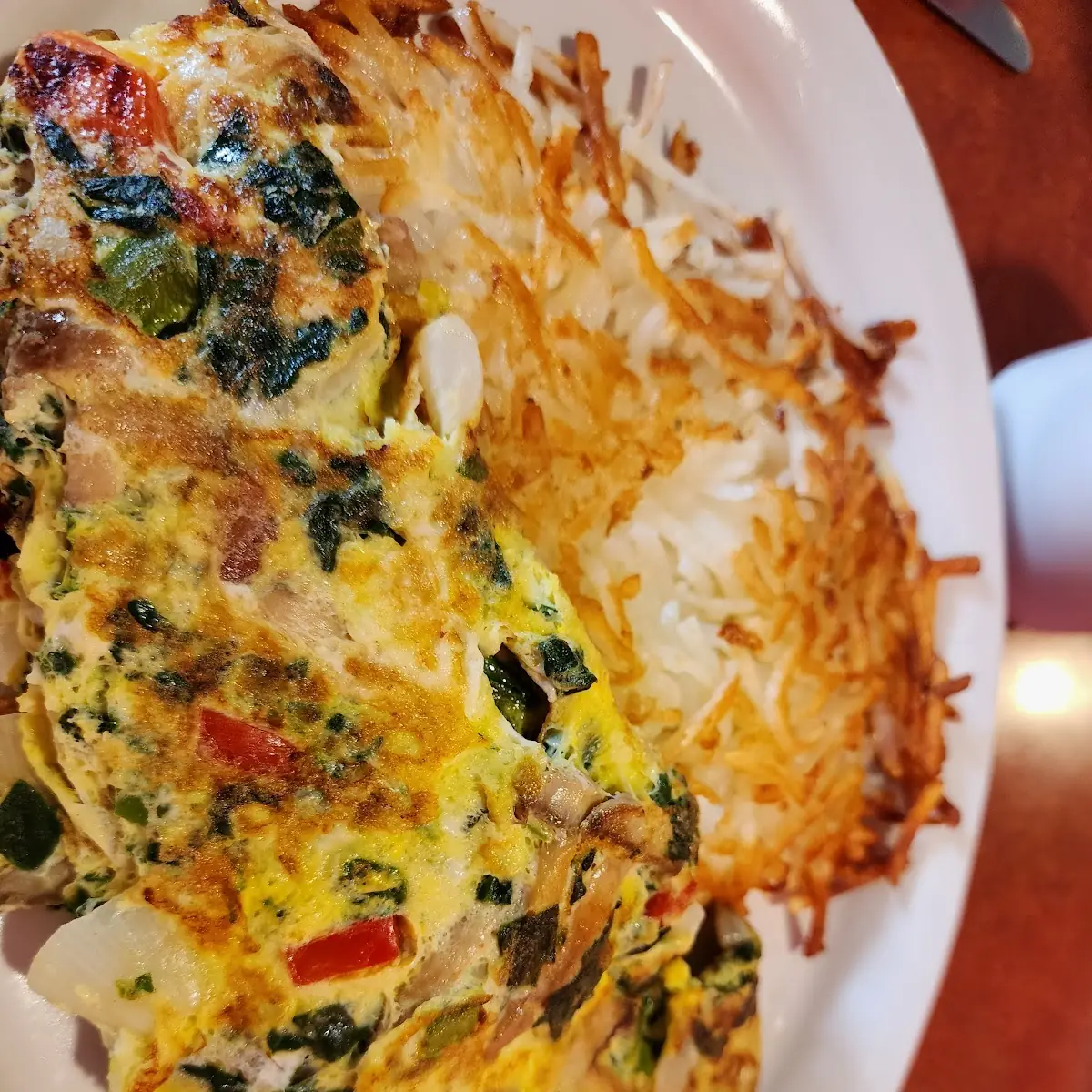 Veggie Omelet with Hashbrowns