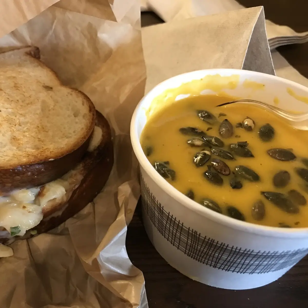 Mac N Cheese Sandwich