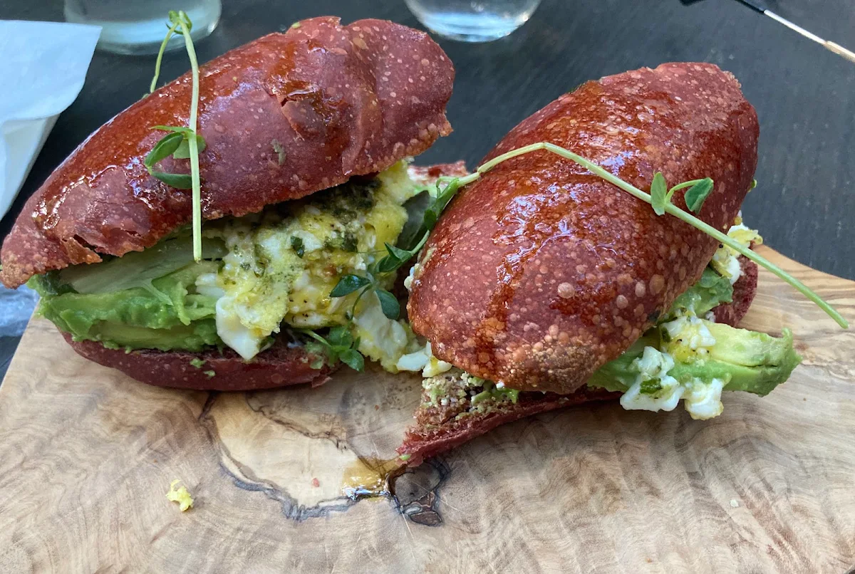 Avocado Toast, Azalea