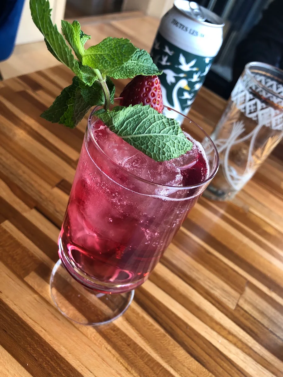 Mocktail, Azalea