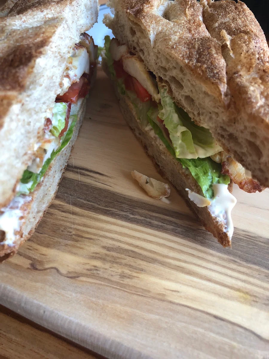 Sandwich Au Poulet, Azalea