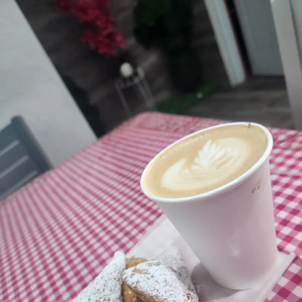 Café Con Pastelillo Y Quesito