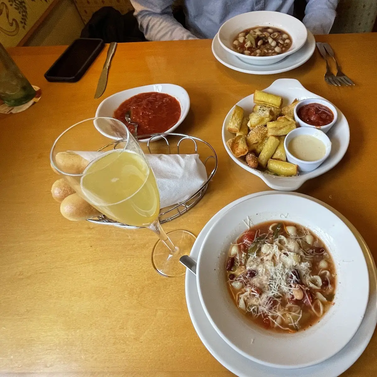 Never-Ending Soup Salad & Breadsticks