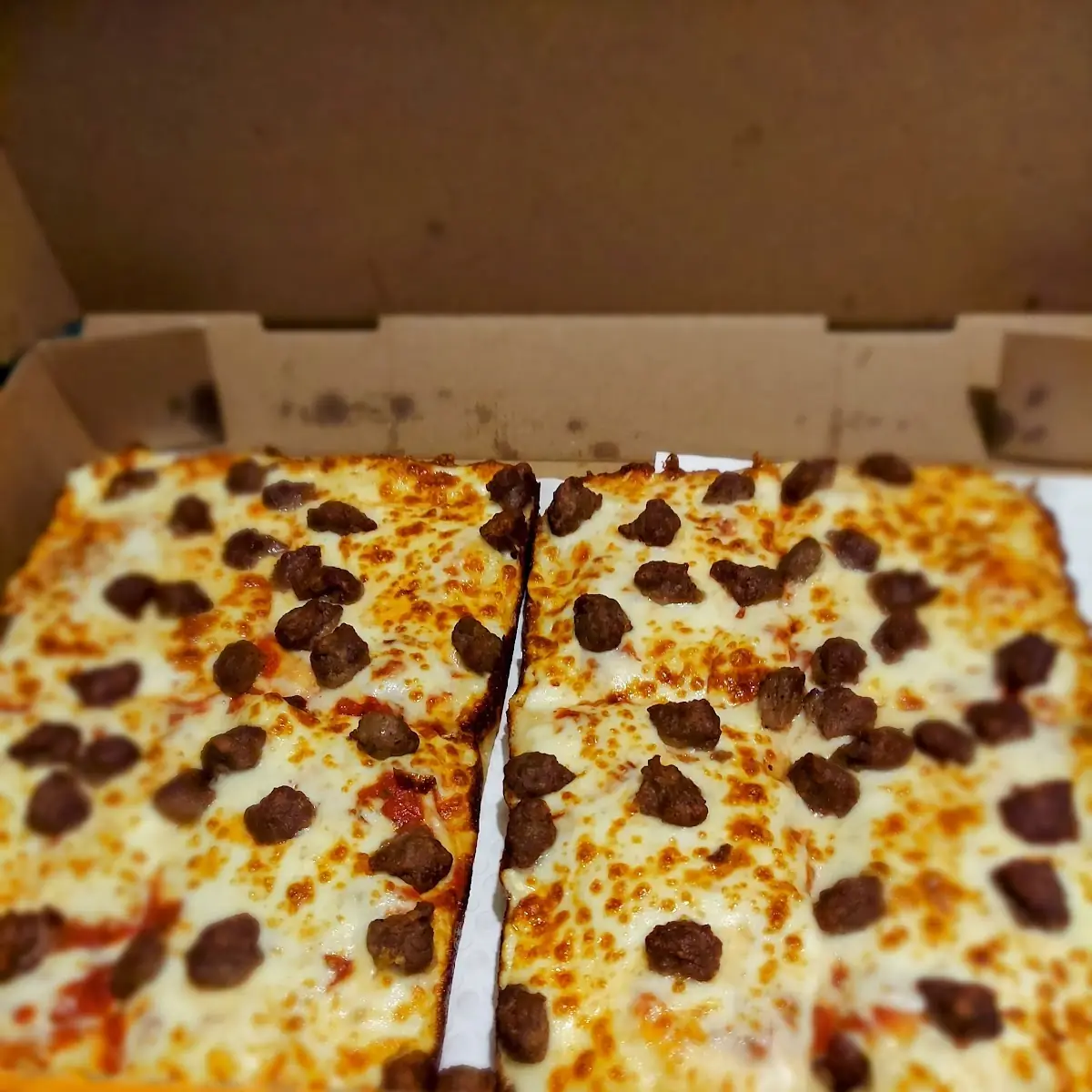 Deep Dish Ground Beef Pizza