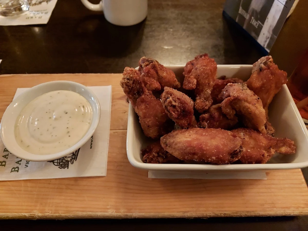 Salt and Pepper Wings, Bard & Banker