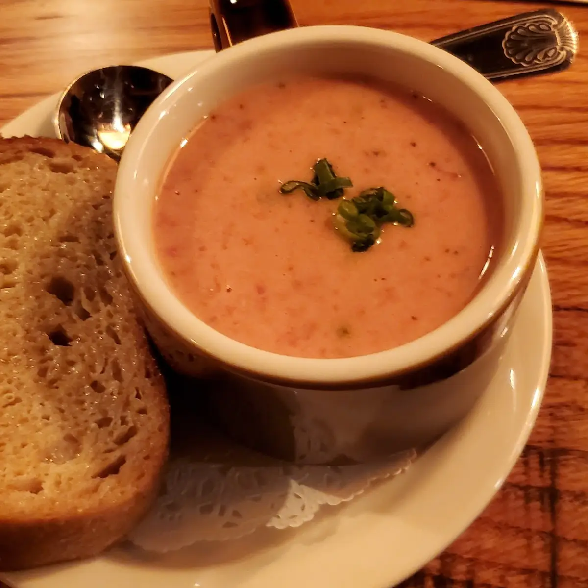 Tomato Basil Soup with Warm Bread